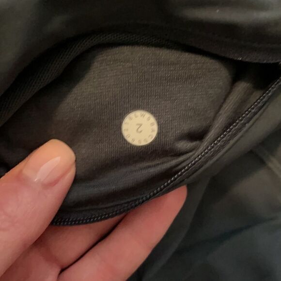 Lululemon size 2 speed tight with mesh - Picture 3 of 3